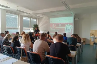 Noví študenti na Prešovskej univerzite: Ústav rómskych štúdií privítal 27 nových študentov