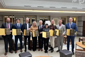 Master of Business Etiquette: Mgr. Ivana Šaffová, MBA a absolventi prestížneho seminára