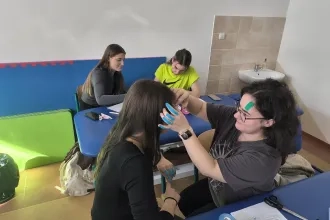 Baby masáž Shantala a Kineziotaping v pôrodníctve a gynekológii