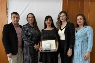 Dr. Letkovský, doc. Jenčová, doc. Vašaničová, Mgr. Melnyk a Dr. Košíková na slávnostnom zhromaždení Akademickej obce Prešovskej univerzity v Prešove pri príležitosti Dňa učiteľov (v roku 2026)