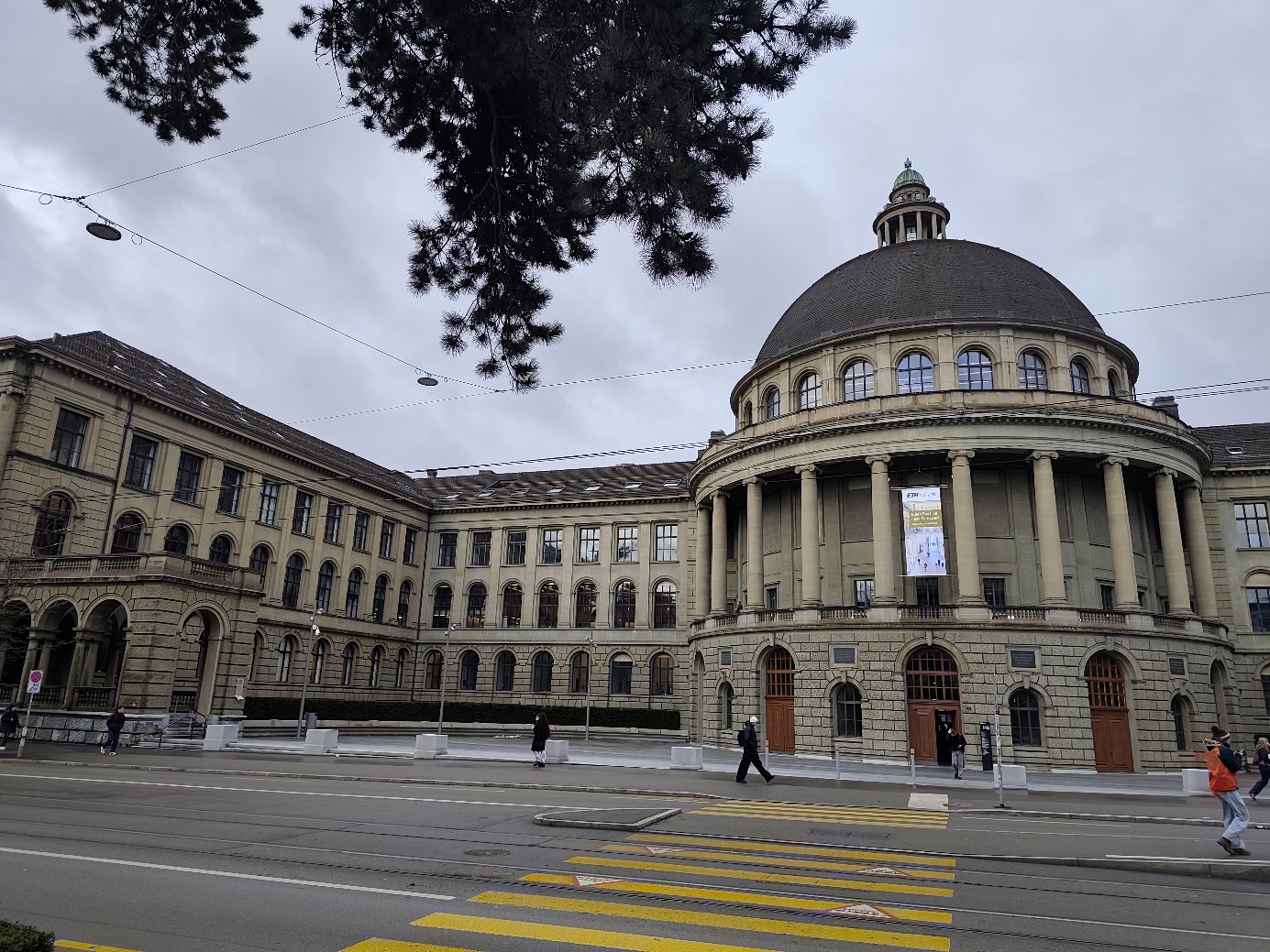 Obrázok, na ktorom je exteriér, nebo, mesto, oblak

Obsah vygenerovaný pomocou AI môže byť nesprávny.